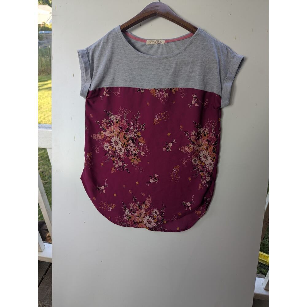 Rewind Women’s Color Block Floral Print‎ Short Sleeve Top size small